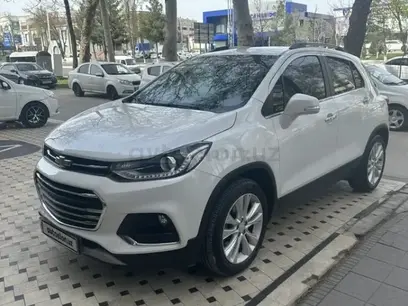 Белый Chevrolet Tracker, 3 позиция 2019 года, КПП Автомат, в Чирчик за 15 500 y.e. id4950977