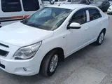 Белый Chevrolet Cobalt, 4 позиция 2022 года, КПП Автомат, в Навои за 11 500 y.e. id5224054, Фото №1