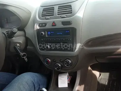 Белый Chevrolet Cobalt, 4 позиция 2014 года, КПП Автомат, в Ташкент за 8 900 y.e. id5135915