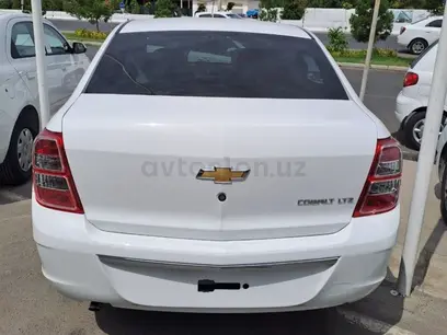 Белый Chevrolet Cobalt, 4 позиция 2024 года, КПП Автомат, в Ташкент за 12 600 y.e. id3377923