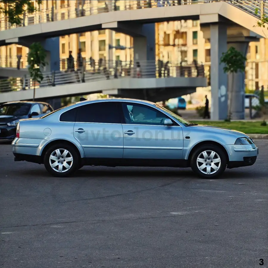 Volkswagen Passat — 3