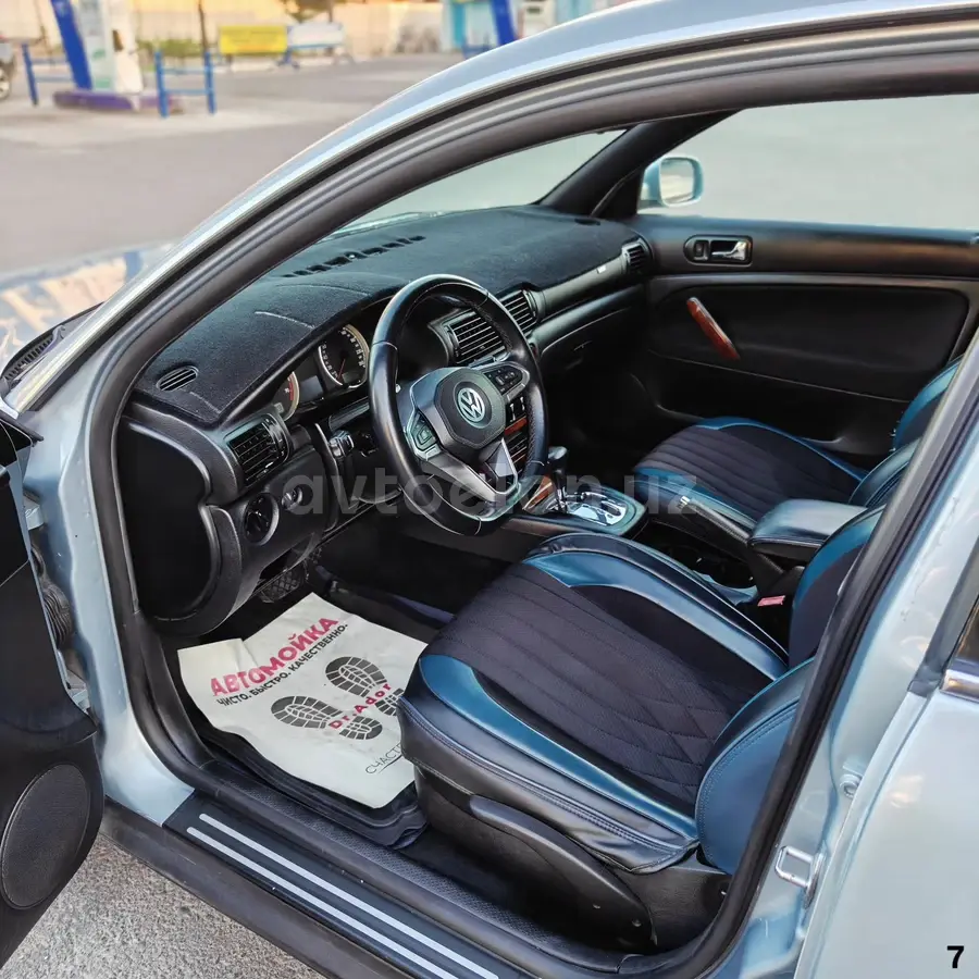 Volkswagen Passat — 7