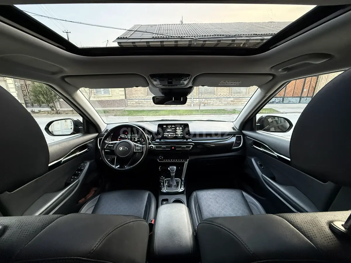 Kia Seltos — 8