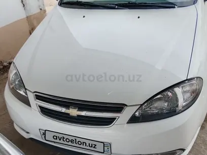 Белый Chevrolet Gentra, 2 позиция 2023 года, КПП Механика, в Наманган за 12 500 y.e. id5217407