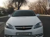 Белый Chevrolet Gentra, 3 позиция 2023 года, КПП Автомат, в Самарканд за 15 500 y.e. id4294758, Фото №1