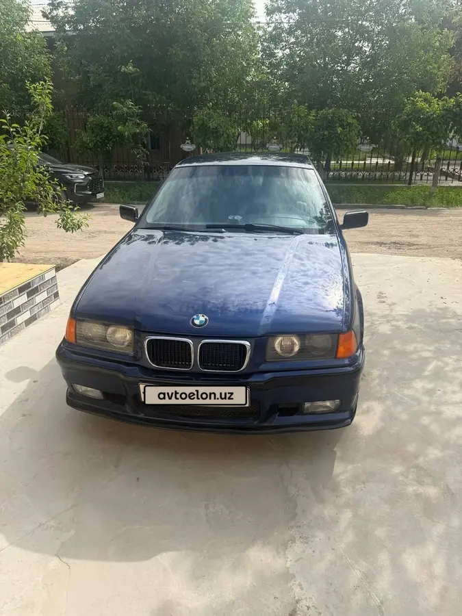 BMW 320i — 6