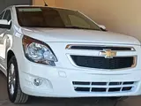 Белый Chevrolet Cobalt, 4 позиция 2024 года, КПП Автомат, в Шерабадский район за ~13 450 y.e. id5111629, Фото №1