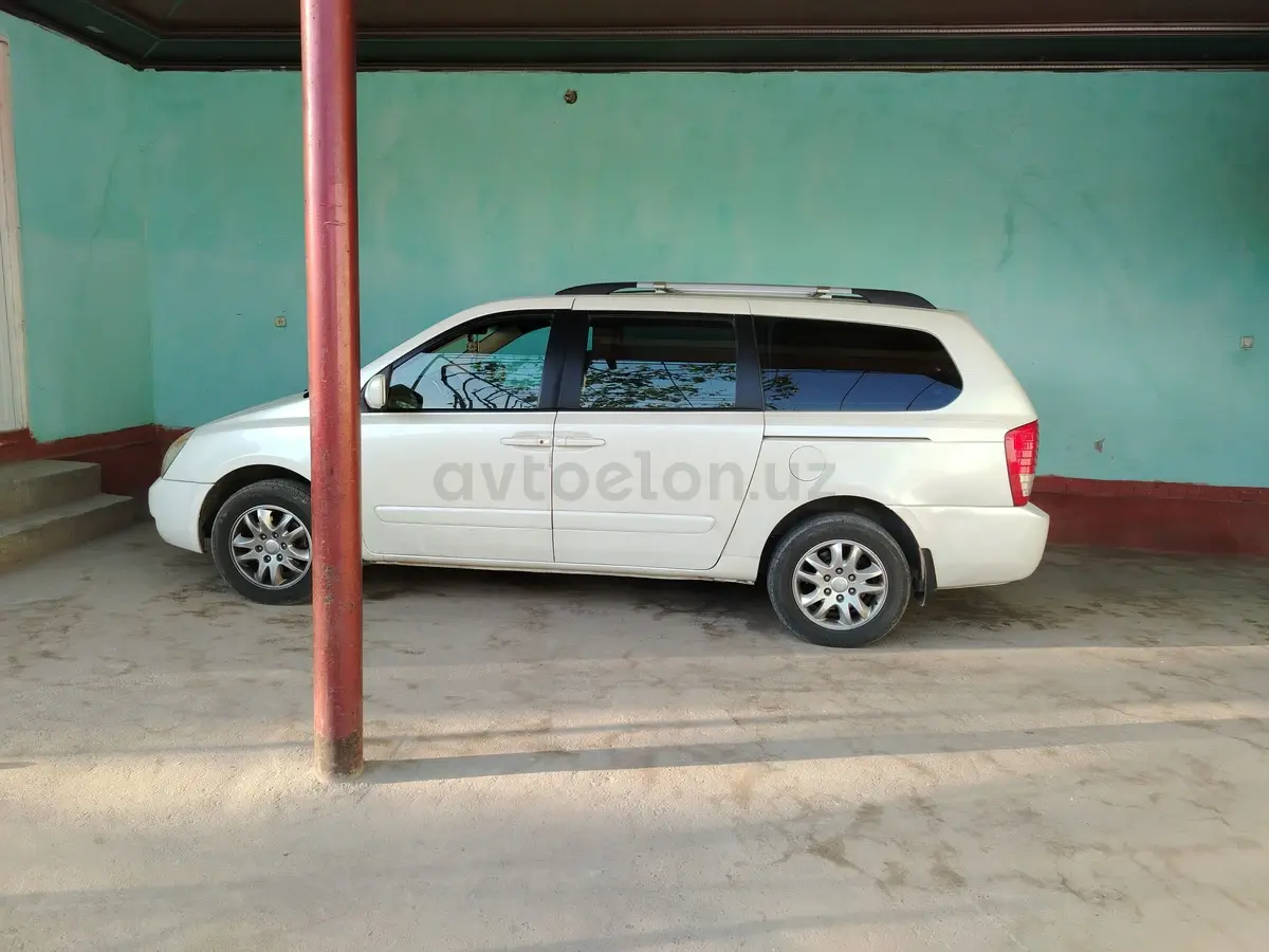 Kia Carnival — 2