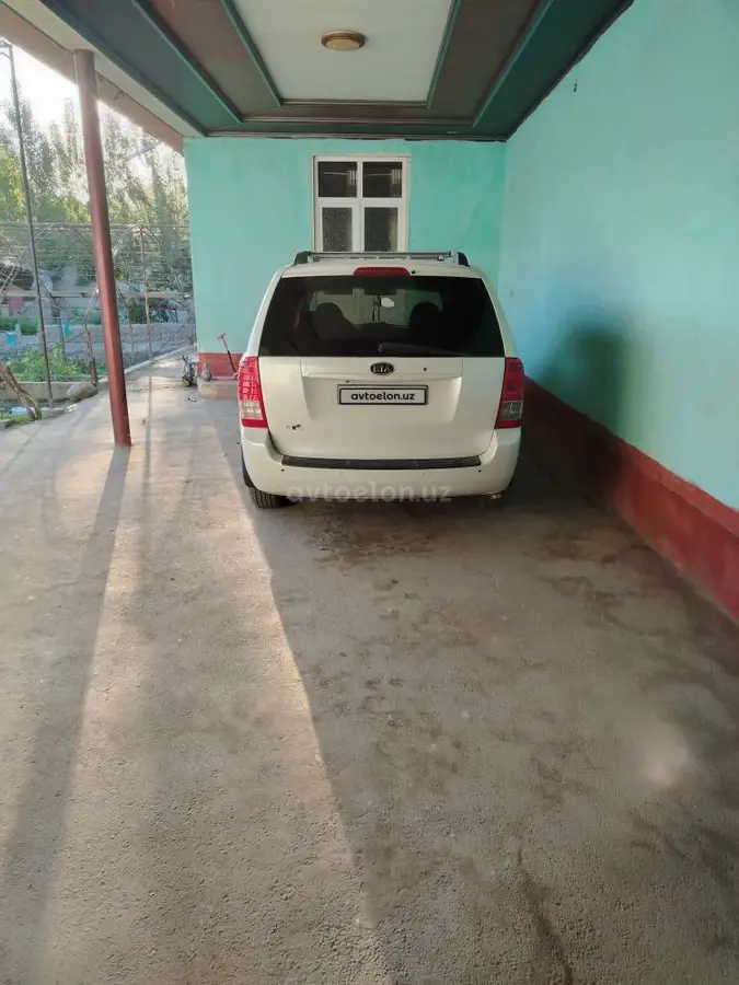 Kia Carnival — 3