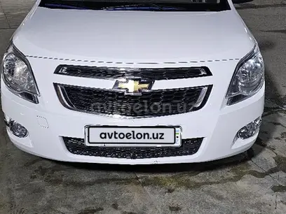 Белый Chevrolet Cobalt, 4 позиция 2022 года, КПП Автомат, в Андижан за 12 400 y.e. id4965285