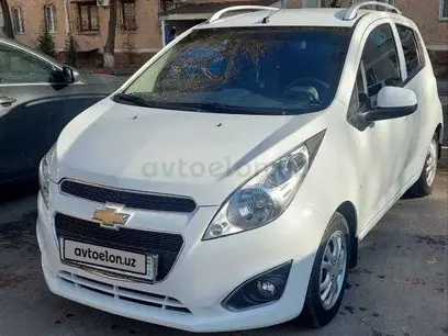 Белый Chevrolet Spark, 4 позиция 2019 года, КПП Автомат, в Ташкент за 10 700 y.e. id4575082