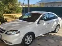 Белый Chevrolet Gentra, 3 позиция 2019 года, КПП Автомат, в Навои за 11 000 y.e. id7008316