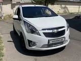 Белый Chevrolet Spark, 4 позиция 2015 года, КПП Автомат, в Ташкент за 7 500 y.e. id5199819, Фото №1