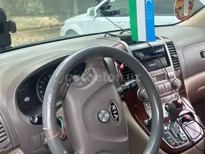 Kia Carnival 2007 года, в Янгиер за ~8 694 y.e. id6337449