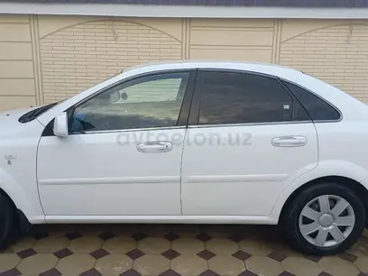 Белый Chevrolet Gentra, 1 позиция Газ-бензин 2019 года, КПП Механика, в Джизак за 10 100 y.e. id5159082