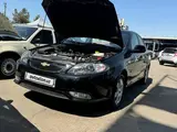 Черный Chevrolet Gentra, 3 позиция 2022 года, КПП Автомат, в Ташкент за 13 500 y.e. id5215633, Фото №1