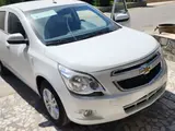 Белый Chevrolet Cobalt, 4 позиция 2024 года, КПП Автомат, в Бухара за 12 650 y.e. id5223556, Фото №1