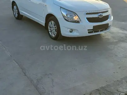 Белый Chevrolet Cobalt, 4 позиция 2022 года, КПП Автомат, в Бухара за 11 500 y.e. id5196233