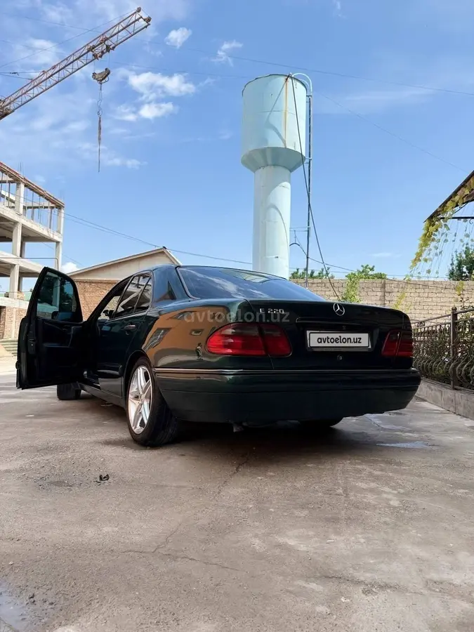 Mercedes-Benz E 200 — 5