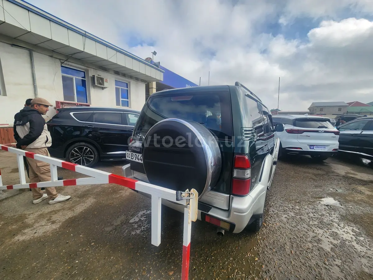 Toyota Land Cruiser Prado — 4