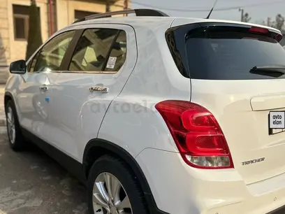 Белый Chevrolet Tracker, 3 позиция 2019 года, КПП Автомат, в Ташкент за 13 900 y.e. id5152351