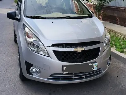 Серебристый Chevrolet Spark, 2 позиция 2015 года, КПП Механика, в Ташкент за ~6 330 y.e. id5170291