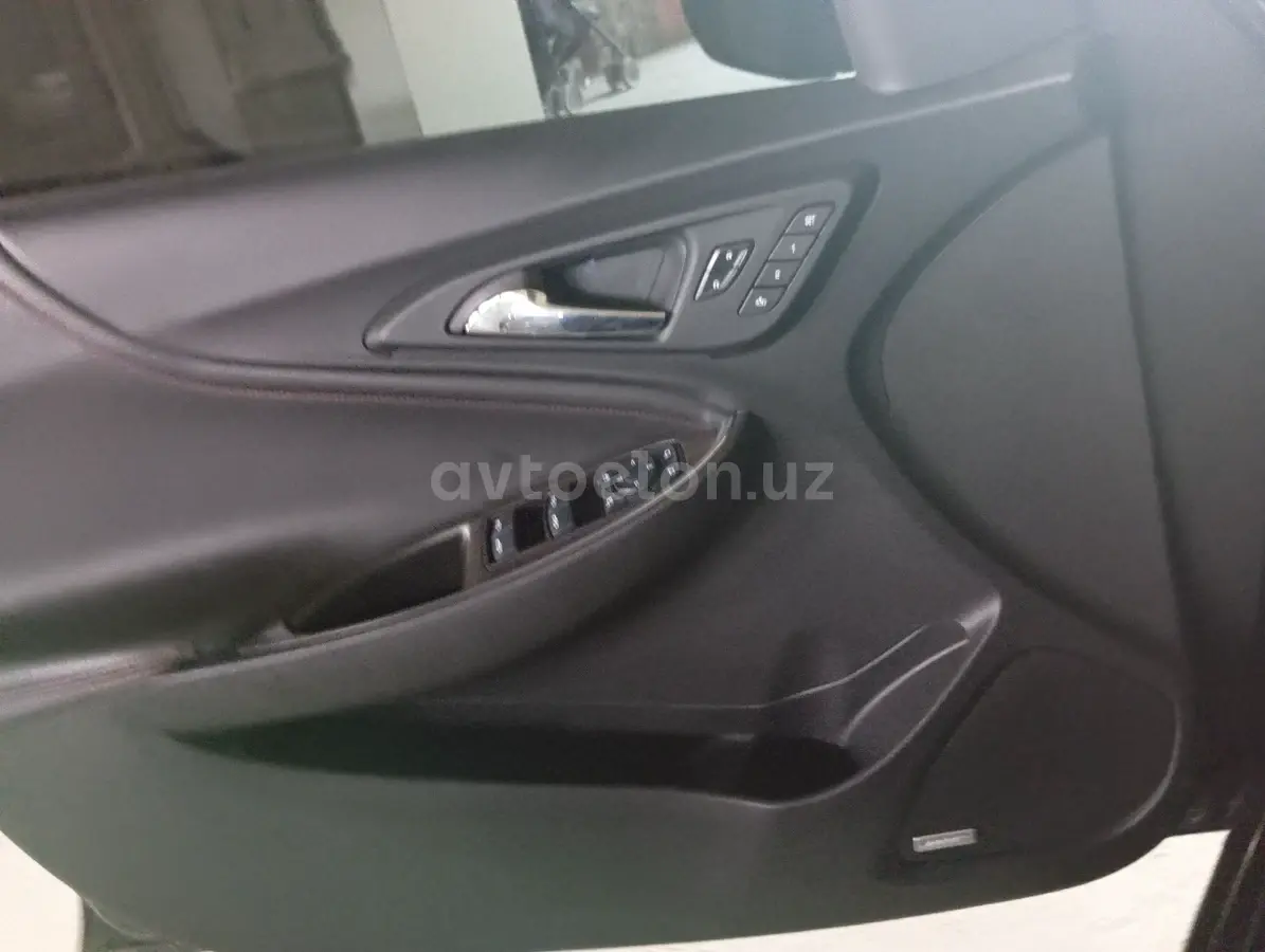 Chevrolet Malibu 2 2023 — 4