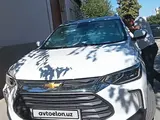 Белый Chevrolet Tracker, 3 позиция 2023 года, КПП Автомат, в Джизак за 17 000 y.e. id5229792, Фото №1