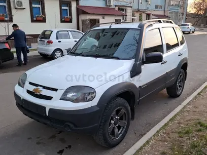 Белый Chevrolet Niva 2020 года, КПП Механика, в Ташкент за 12 500 y.e. id6351747