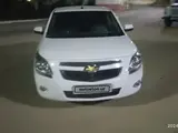 Белый Chevrolet Cobalt, 4 позиция 2022 года, КПП Автомат, в Навои за 11 200 y.e. id5223296, Фото №1