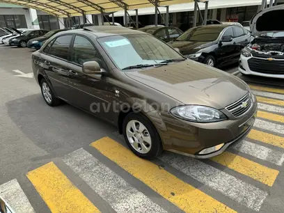 Перламутрово-коричневый Chevrolet Lacetti, 3 позиция 2023 года, КПП Автомат, в Ташкент за 15 600 y.e. id4913857