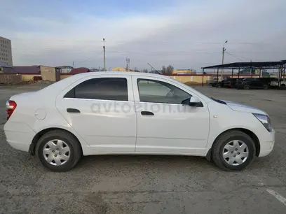 Белый Chevrolet Cobalt, 2 позиция 2018 года, КПП Механика, в Нукус за ~9 429 y.e. id4993393