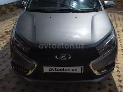 Мокрый асфальт ВАЗ (Lada) Vesta 2018 года, КПП Робот, в Ташкент за 9 200 y.e. id5146440