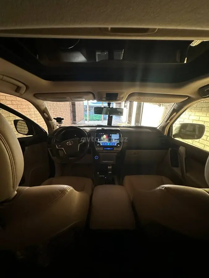 Toyota Land Cruiser Prado — 4