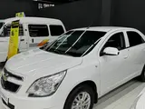 Белый Chevrolet Cobalt, 4 позиция 2024 года, КПП Автомат, в Навои за ~13 785 y.e. id4958981, Фото №1