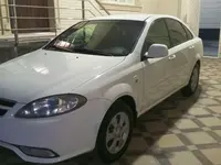 Белый Chevrolet Gentra, 2 позиция 2015 года, КПП Механика, в Самарканд за 7 895 y.e. id7011278