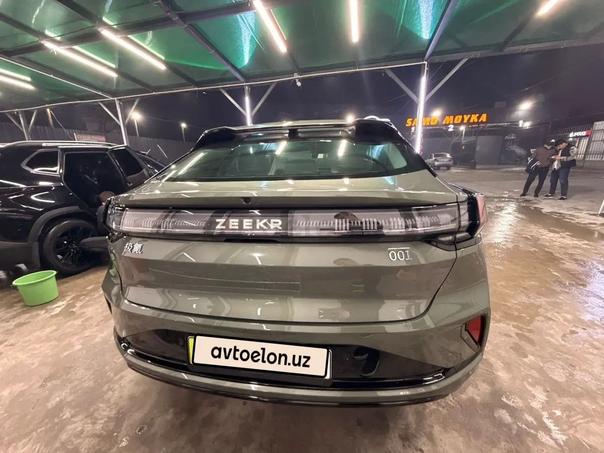 Zeekr 001 — 7
