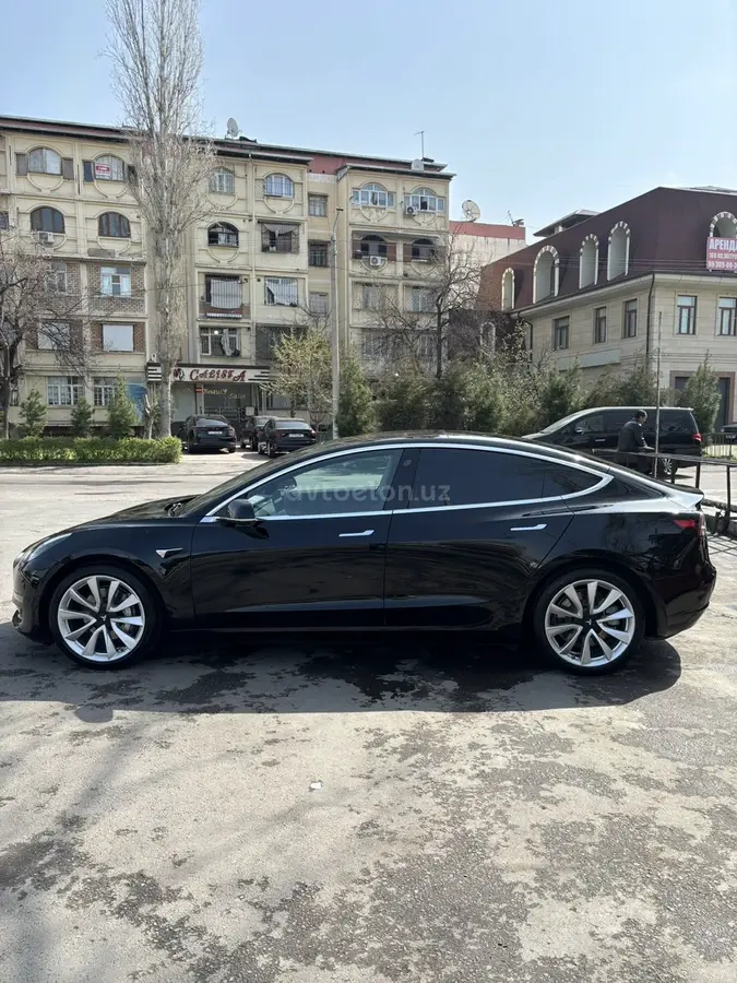 Tesla Model 3 — 6