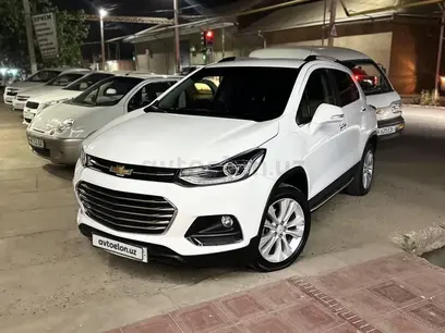Белый Chevrolet Tracker, 3 позиция 2019 года, КПП Автомат, в Ташкент за 13 600 y.e. id5169380