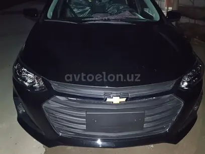 Черный Chevrolet Onix 2023 года, КПП Механика, в Фергана за 13 000 y.e. id4945967