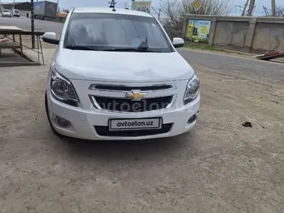 Белый Chevrolet Cobalt, 4 позиция 2022 года, КПП Автомат, в Ташкент за 11 400 y.e. id5001156