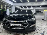 Черный Chevrolet Malibu 2 2019 года, КПП Автомат, в Джизак за 22 500 y.e. id6731462, Фото №1