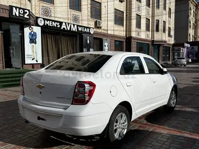 Белый Chevrolet Cobalt, 4 позиция 2024 года, КПП Автомат, в Карши за ~13 573 y.e. id5166027