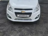 Белый Chevrolet Spark, 2 позиция 2022 года, КПП Механика, в Фергана за 8 100 y.e. id5220571, Фото №1