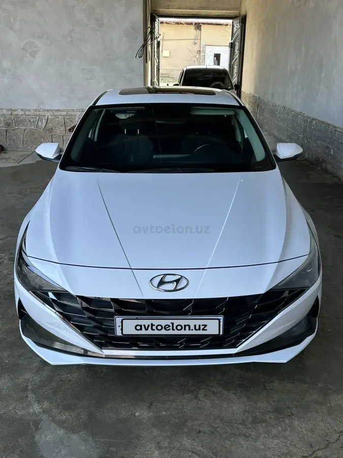 Hyundai Elantra — 2