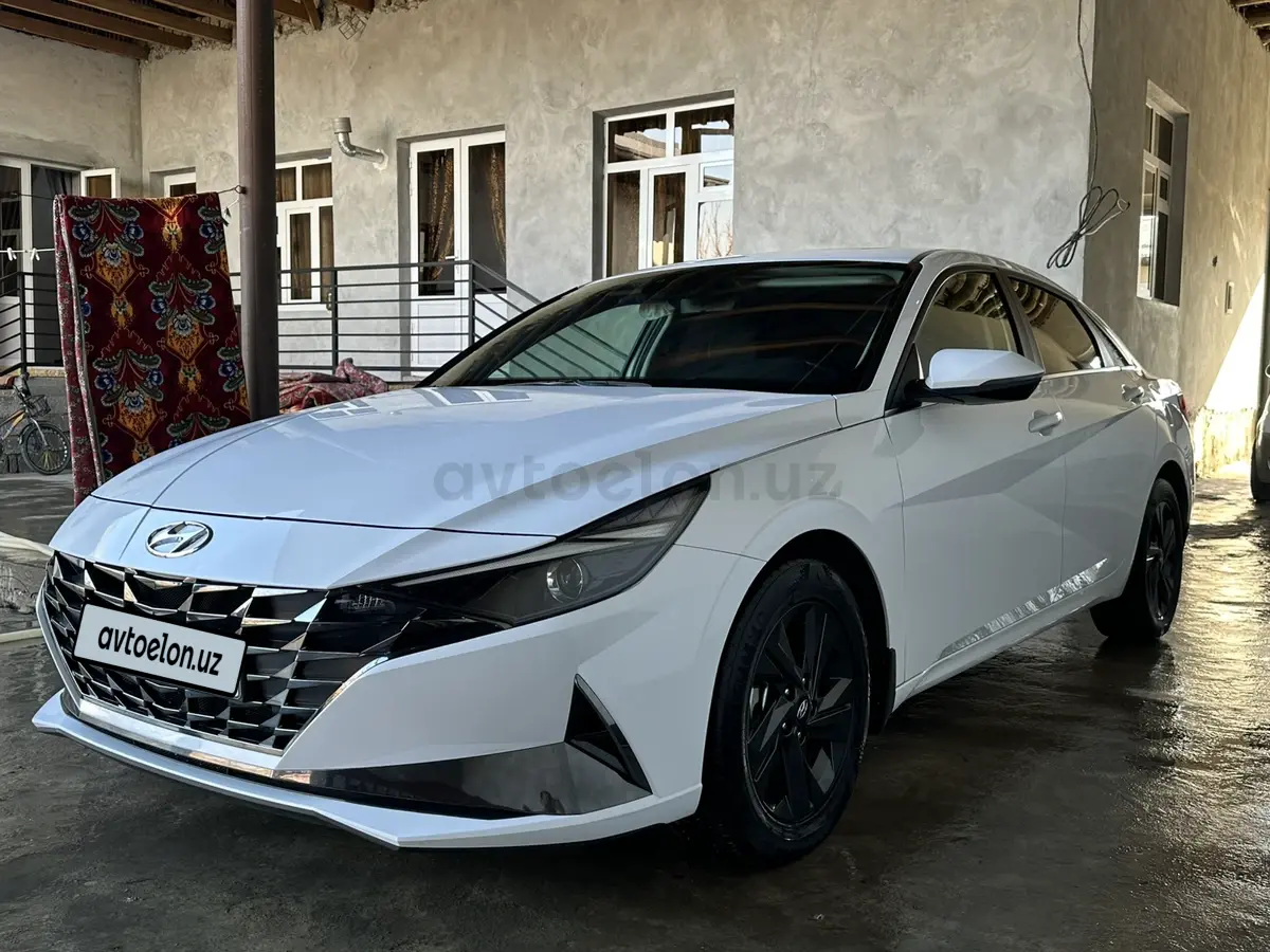 Hyundai Elantra — 3