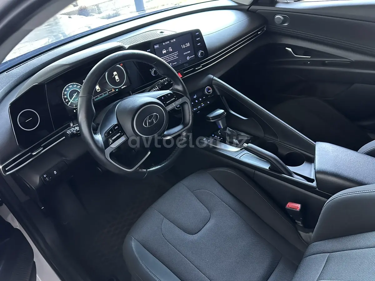 Hyundai Elantra — 7