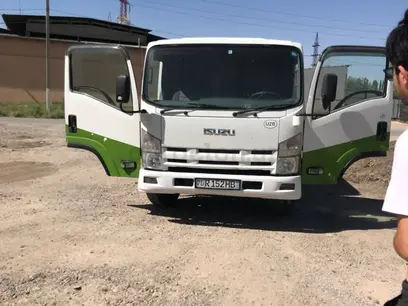 Isuzu 2013 года, в Карши за ~21 418 y.e. id6407920
