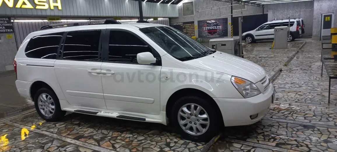 Kia Carnival — 2