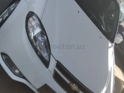 Белый Chevrolet Gentra, 3 позиция 2022 года, КПП Автомат, в Ташкент за 12 800 y.e. id6608613